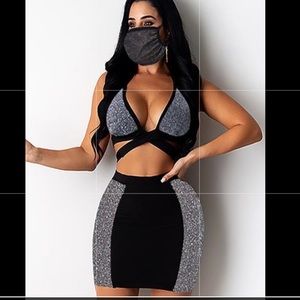 2 piece women’s set mask included